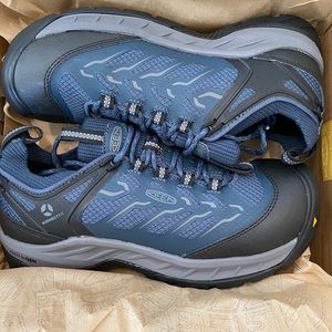 KEEN New Box Women’s 8m Flint II Sport Carbon Toe
